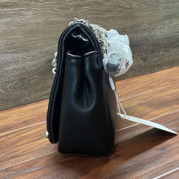 BNWT Urban Expressions Vegan Leather, Black Bag w/White Woven Chain Pattern - Picture 2 of 11